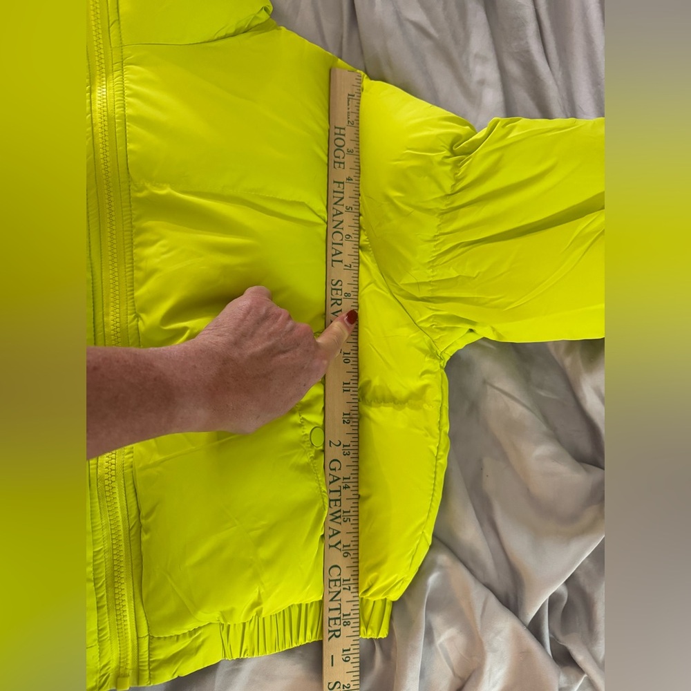 Cropped Puffer Jacket Key Lime Yellow Green - Medium - Picture 11 of 12